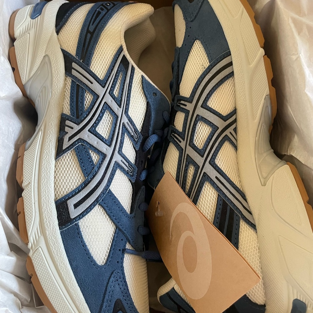 ASICS  1130  Men's Athletic Shoes in Blue and White